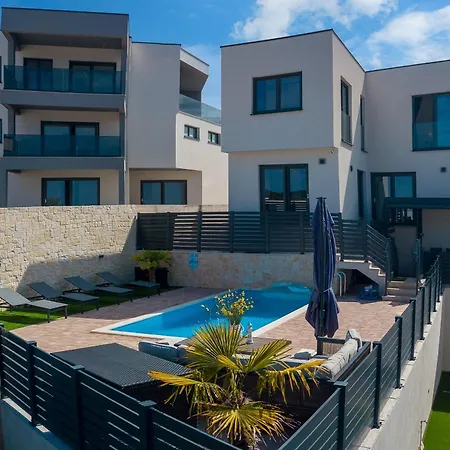 Exclusive New House W Private Pool