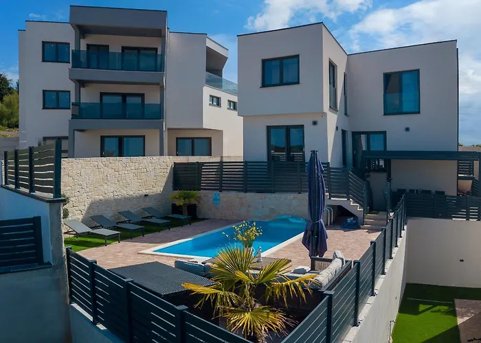 Exclusive New House W Private Pool